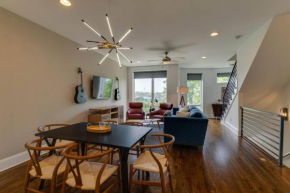 Perfectly located-Walk to bars- Close to Broadway